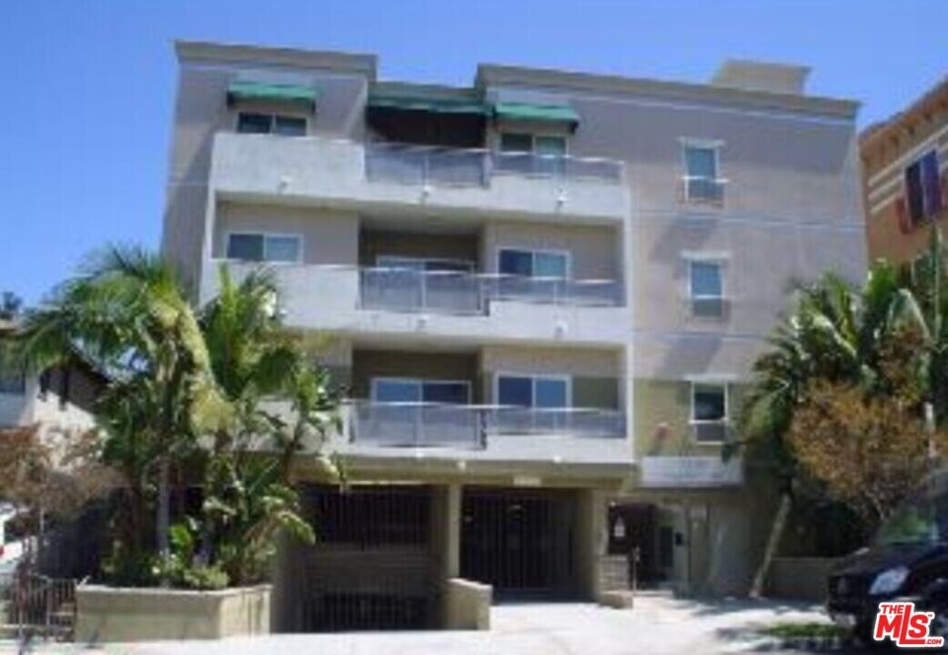 1128 S Serrano Ave in Los Angeles, CA - Building Photo