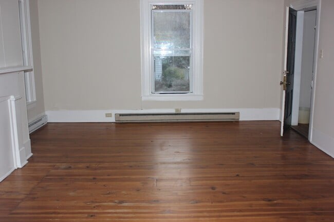 215 S Commerce St in Woodstock, VA - Building Photo - Building Photo