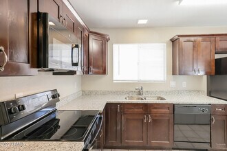 4338 W Wescott Dr in Glendale, AZ - Building Photo - Building Photo