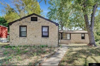 350 S 38th St in Lincoln, NE - Building Photo - Building Photo