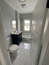 25 Malden St, Unit 25 in Springfield, MA - Foto de edificio - Building Photo