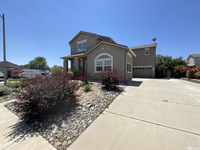 5707 Rainier Peak Dr in Sparks, NV - Building Photo - Building Photo