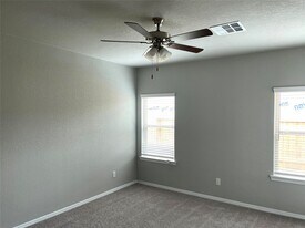 25564 Northpark Palm Dr in Porter, TX - Building Photo