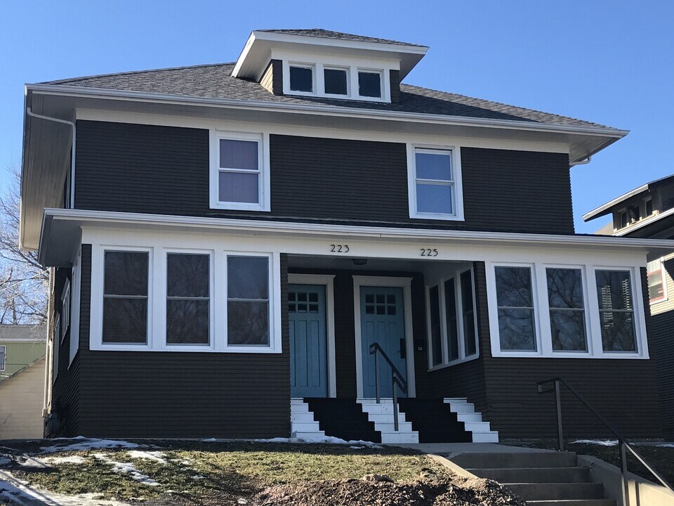 223 N Spring Ave in Sioux Falls, SD - Building Photo
