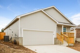 14007 Southton Basin in San Antonio, TX - Building Photo - Building Photo