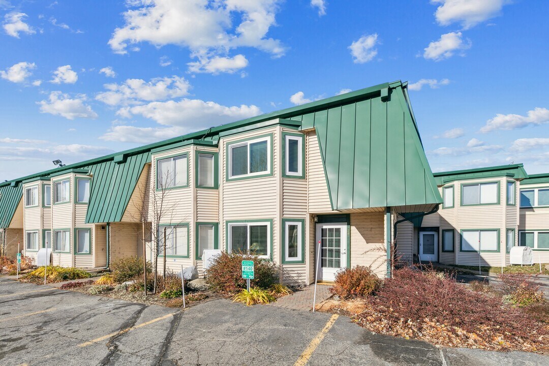 439 Ala Wai Blvd in South Lake Tahoe, CA - Foto de edificio