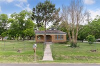 8229 Neville Ave in Hitchcock, TX - Building Photo - Building Photo