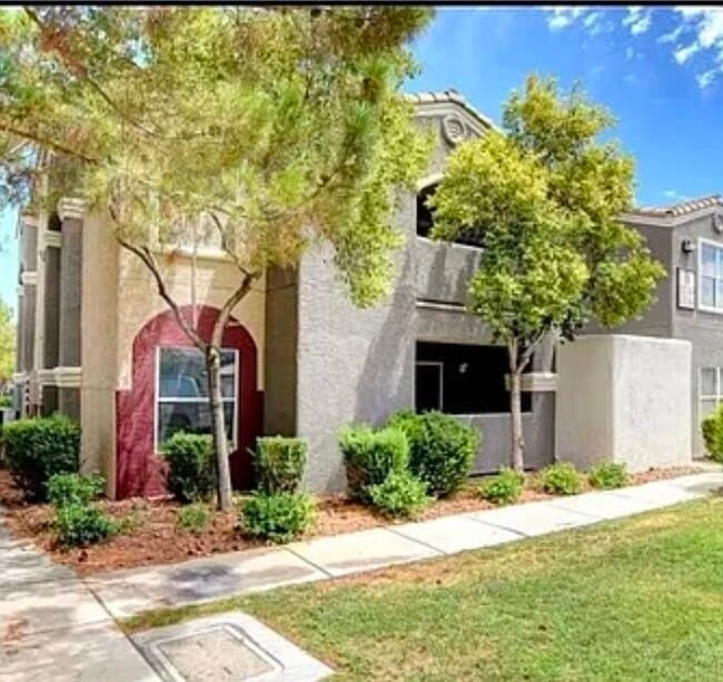 property at 5055 W Hacienda Ave