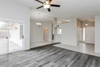 873 W Sierra Madre Ave in Gilbert, AZ - Foto de edificio - Building Photo