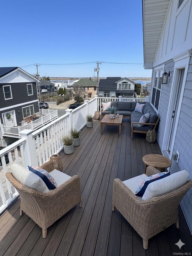 102 Florida St in Long Beach, NY - Building Photo - Building Photo