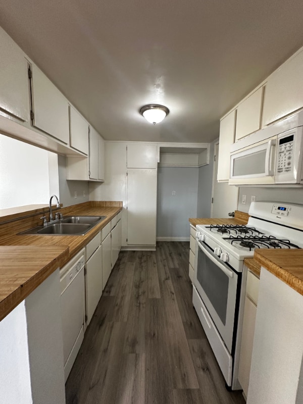 property at 2120 Delaware St