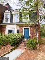 7 Stratford Hall Pl NE in Atlanta, GA - Building Photo