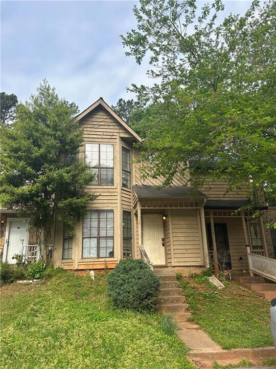 862 Heritage Oaks Dr in Stone Mountain, GA - Building Photo