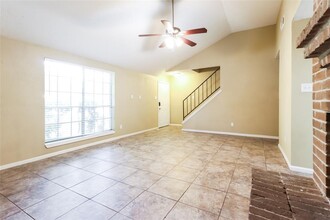 2227 Lexington Woods Dr in Spring, TX - Building Photo - Building Photo