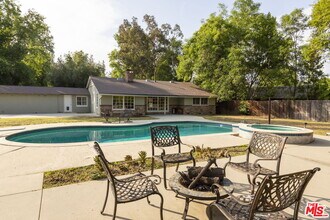 5124 Calenda Dr in Los Angeles, CA - Building Photo - Building Photo