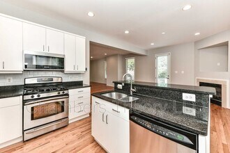 2015 N Pollard St in Arlington, VA - Building Photo - Building Photo