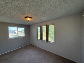 1524 N Vista Rd in Spokane Valley, WA - Building Photo - Building Photo