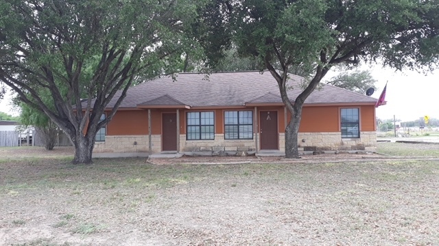 2627 TX-72 in Three Rivers, TX - Building Photo