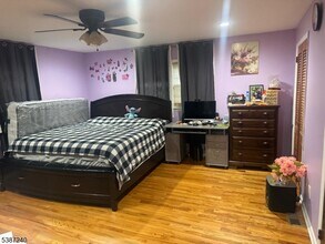 617 Sycamore St in Paramus, NJ - Building Photo - Building Photo