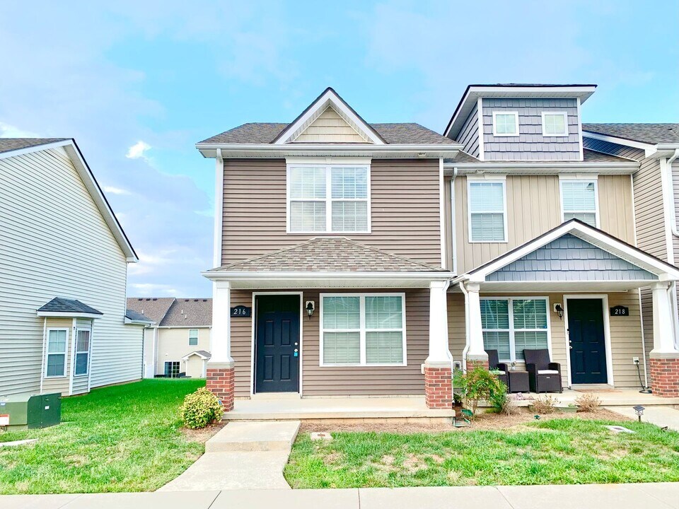 216 Alexander Blvd in Clarksville, TN - Building Photo