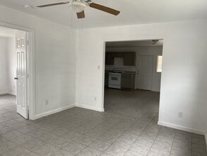 1686 W 1st St in Yuma, AZ - Foto de edificio - Building Photo