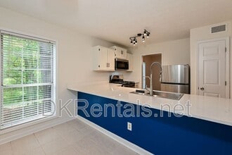 201 Lenox Way NE in Atlanta, GA - Building Photo - Building Photo