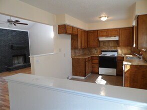 1403 N Nolan River Rd in Cleburne, TX - Building Photo - Building Photo