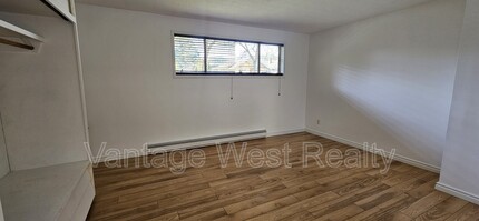 1480 Leaside Ave in Kelowna, BC - Building Photo - Building Photo