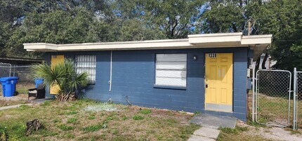 1338 E 137th Ave in Tampa, FL - Building Photo - Building Photo