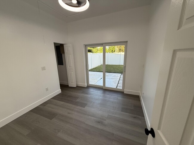 11865 Ellison Wilson Rd in North Palm Beach, FL - Building Photo - Building Photo