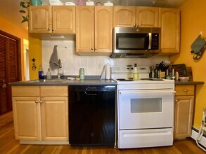 87 Summer St, Unit 3 in Somerville, MA - Foto de edificio - Building Photo