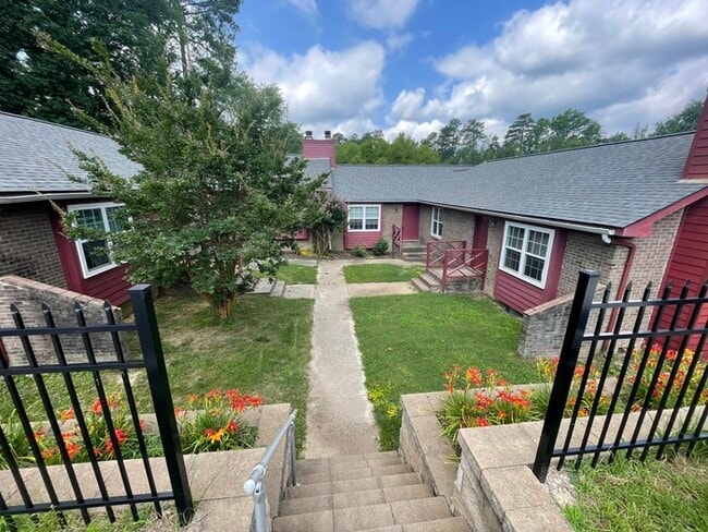 4701 Brockton Dr