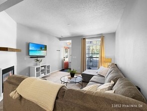 13852 Hyacinth Dr in Rogers, MN - Building Photo - Building Photo