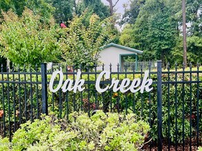 1800 Castille Dr in Orange Park, FL - Foto de edificio - Building Photo