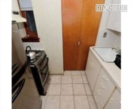 8 Clark St-Unit -1E in Brooklyn, NY - Building Photo - Building Photo