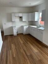 143 Armstrong Ave, Unit First Floor in Staten Island, NY - Building Photo