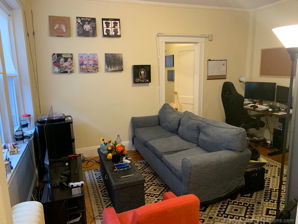 65 Wood Ave, Unit 10 in Boston, MA - Foto de edificio