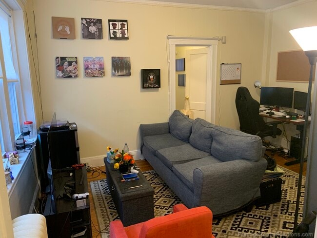 65 Wood Ave, Unit 10, Unit 10