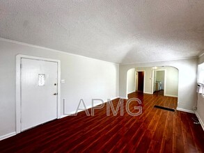 612-614 N Poinsettia Pl in Los Angeles, CA - Building Photo - Building Photo