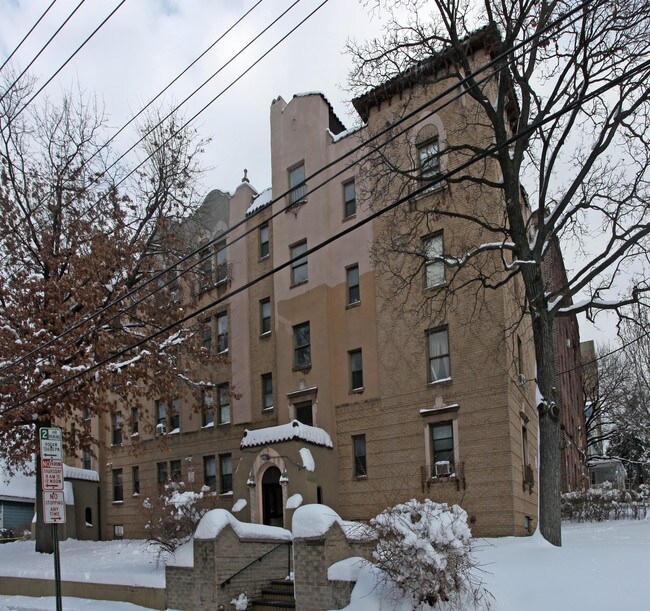 11 Portugal Pl in Mount Vernon, NY - Foto de edificio - Building Photo