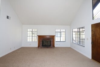 13731 Seagate Dr in San Leandro, CA - Building Photo - Building Photo