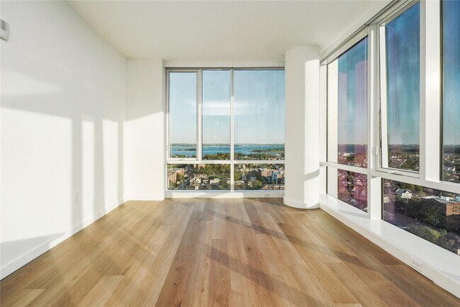 50 Clinton Pl in New Rochelle, NY - Building Photo - Building Photo