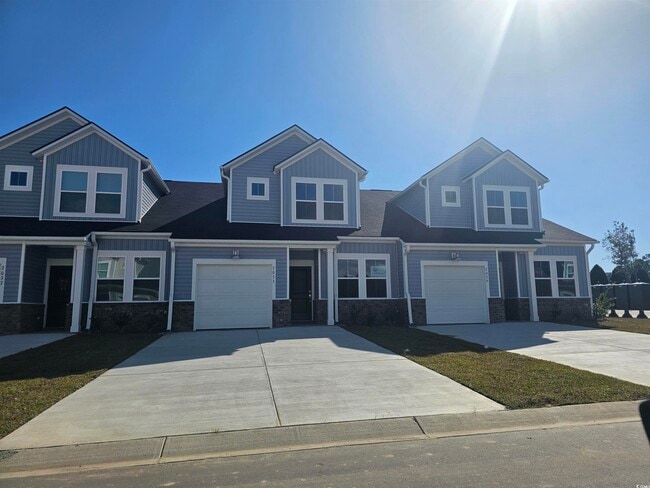 2033 Northwest Dr in Calabash, NC - Foto de edificio - Building Photo