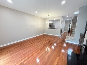 308 Glen Leven Ct in Schaumburg, IL - Building Photo - Building Photo
