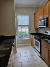 1005 Edison Park Ct in Tampa, FL - Building Photo - Building Photo