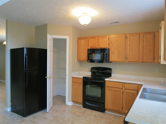 13920 Bruddy Dr in Fishers, IN - Building Photo - Building Photo
