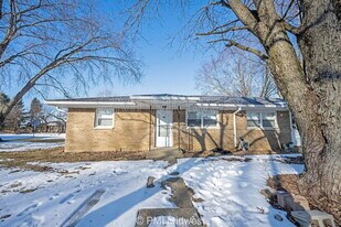 570 US-52 in Fountaintown, IN - Building Photo