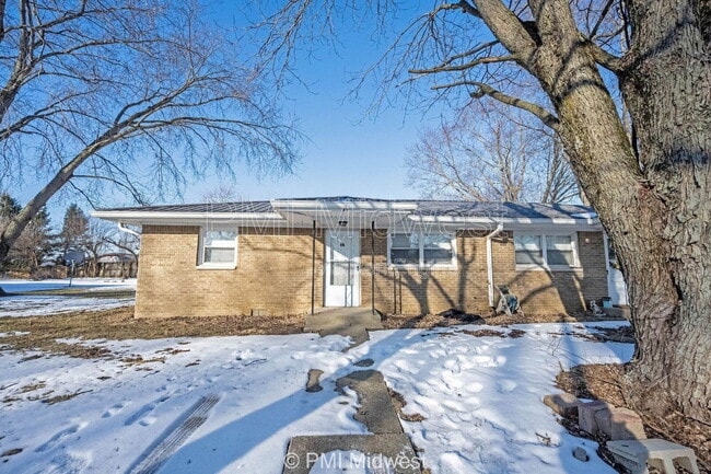 570 US-52, Unit 8b in Fountaintown, IN - Building Photo - Building Photo