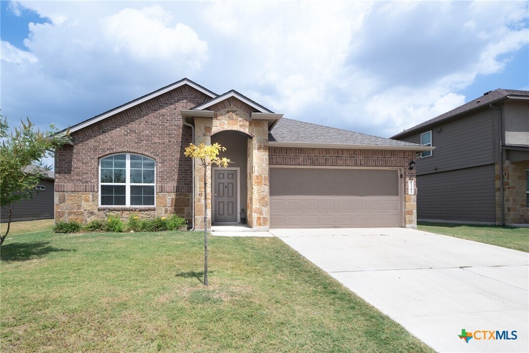 1343 Fall Cover St in New Braunfels, TX - Building Photo