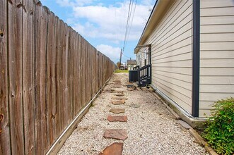 14310 Sweeney Rd in Houston, TX - Building Photo - Building Photo